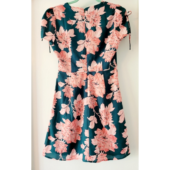 Flower dress - Picture 2 of 4